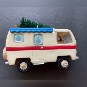 Vintage Hallmark Sprinter van Santa Claus ornament. 1995